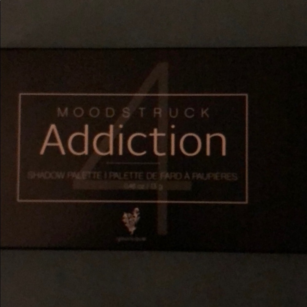 Younique moodstruck eyeshadow